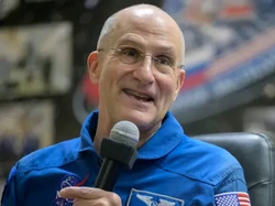 Astronaut Tertua AS Balik ke Bumi di Ultahnya yang ke-70