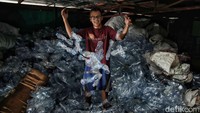Bank Sampah Induk Kumala sukses mengelolah sampah sehingga bernilai ekonomi dan suskses membantu anak-anak jalanan hidup lebih baik.  