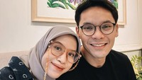 Saat ditemui di Gedung Trans TV, Tendean, Jakarta Selatan, kemarin, Ben Kasyafani mengakui sudah lama tak liburan berduaan dengan istri, Nesya Ayu Nabila. Ia mengingat terakhir kali seperti itu 7 tahun yang lalu. (Foto: Instagram @nesyanabila)