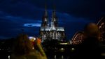 Cahaya Baru Katedral Cologne Menyapa Langit Malam