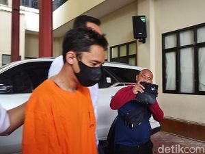 Panjat Plafon, Dokter PPDS UI Rekam Mahasiswi Mandi Lewat Lubang Angin