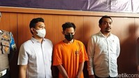 Universitas Indonesia (UI) buka suara terkait penangkapan dokter PPDS. UI prihatin dan menyesalkan adanya laporan pelecehan seksual yang melibatkan mahasiswa UI.