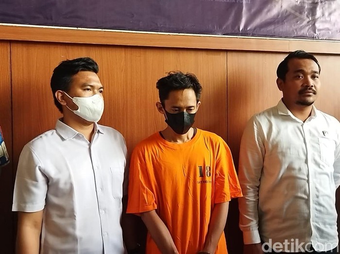 Dokter PPDS yang mengintip mahasiswi mandi di Jakpus ditetapkan sebagai tersangka.