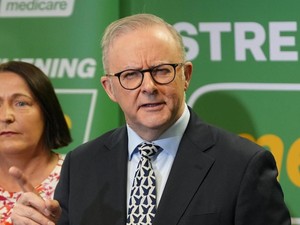 PM Australia: Keluarga Australia Rebut Kekuasaan Raksasa Medsos