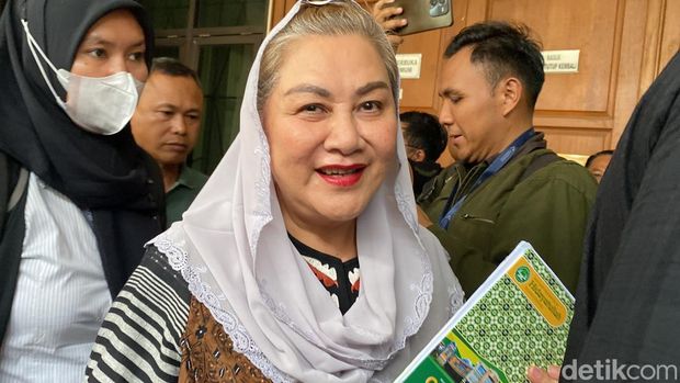 Eks Wali Kota Semarang Hevearita Gunaryanti Rahayu alias Mbak Ita di Pengadilan Tipikor Semarang, Senin (21/4/2025).