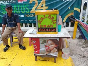 Begini Hitung-hitungan Jual-Beli Emas di Pedagang Emperan
