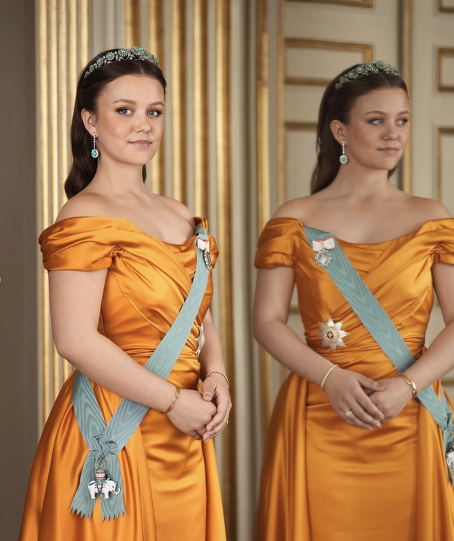 Mahkota bersejarah ini memiliki hiasan bunga-bunga kecil dari batu pirus, mutiara, dan berlian, dan diketahui bahwa mahkota ini diberikan kepada nenek buyut Isabella, Ratu Margrethe dari Swedia. Foto: dok. Instagram @detdanskekongehus