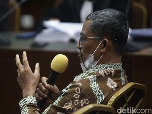 Video Pengakuan Hakim Agung Soesilo Dihampiri Zarof Ricar Terkait Ronald Tannur
