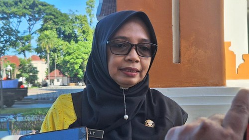 Kepala Disdag NTB, Baiq Nelly Yuniarti, saat diwawancarai di Kantor Gubernur NTB, Senin (21/4/2025). (Nathea Citra/detikBali)