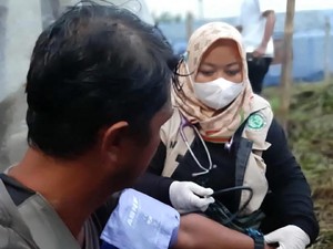 Tak Ada Libur Bagi Kartini Asal Jampang Tengah Sukabumi