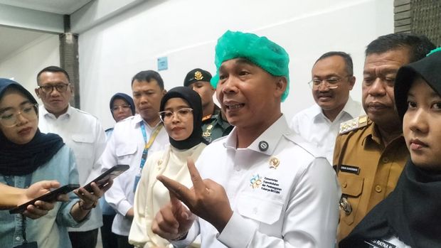 Menteri Wihaji cek makan bergizi gratis bagi ibu hamil di Majalengka (Maulani/detikcom)