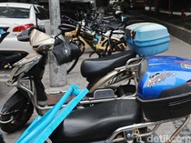 Mirip Jakarta, Trotoar Shanghai Dipakai Parkir Motor