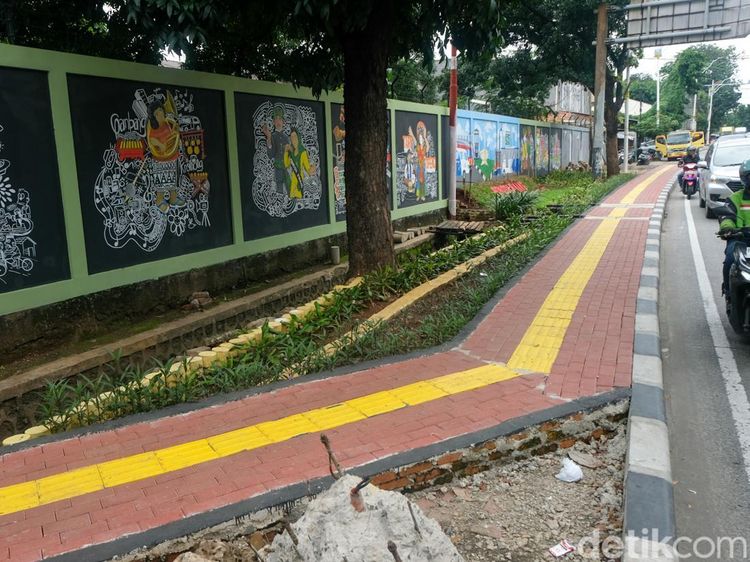 Mural Si Pitung hingga Oren Man Hiasi Pedestrian Pondok Pinang