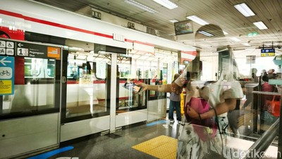 Asyik! Naik LRT Jakarta Gratis Pada 21 dan 24 April