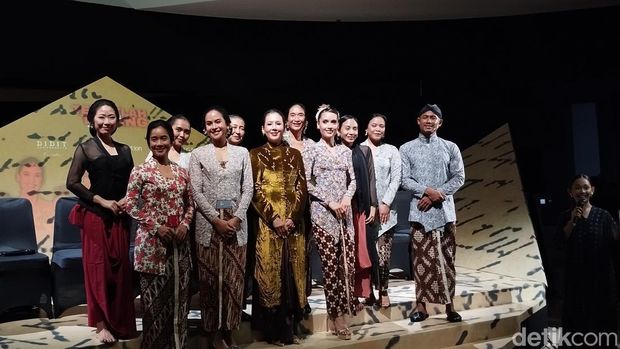 Pementasan Terbitlah Terang karya Titimangsa digelar di Museum Nasional Indonesia pada Senin (21/4/2025).