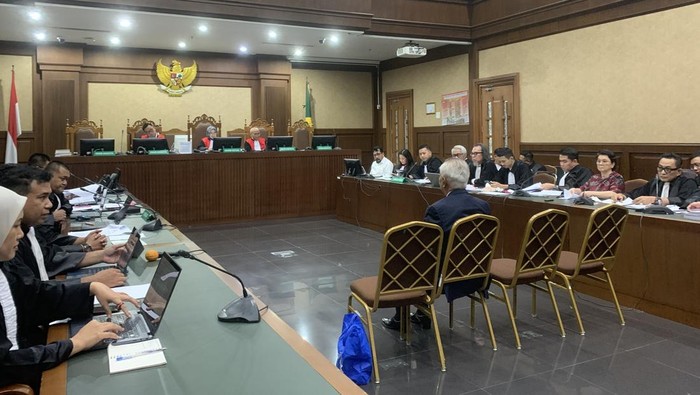 Pengacara Otto Cornelis (OC) Kaligis bersaksi di sidang kasus suap vonis bebas Ronald Tannur Pengacara Otto Cornelis (OC) Kaligis bersaksi di sidang kasus suap vonis bebas Ronald Tannur