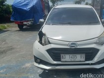 Penampakan Taksi Online yang Sopirnya Digorok Perampok di Klaten