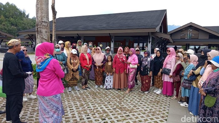 Perwakilan pedagang SKMB mendatangi Kampung Seni Borobudur (KSB) di Kujon, Kecamatan Borobudur, Senin (21/4/2024)