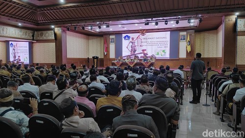 Rapat koordinasi penegakan hukum di Kabupaten Badung di Ruang Rapat Kertha Gosana, Puspem Badung, Senin (21/4/2025).
