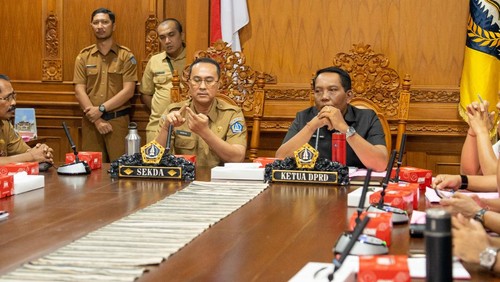 Rakor antara Pemkab Badung dan DPRD Badung, Senin (21/4/2025).