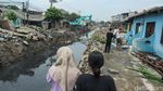 Ratusan Bangunan Liar Sekitar Kali Baru Tambun Dibongkar