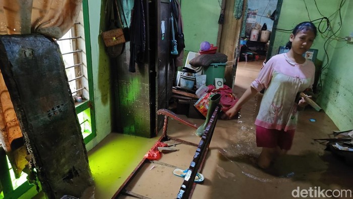 Salah satu rumah warga terendam banjir di Bandar Lampung