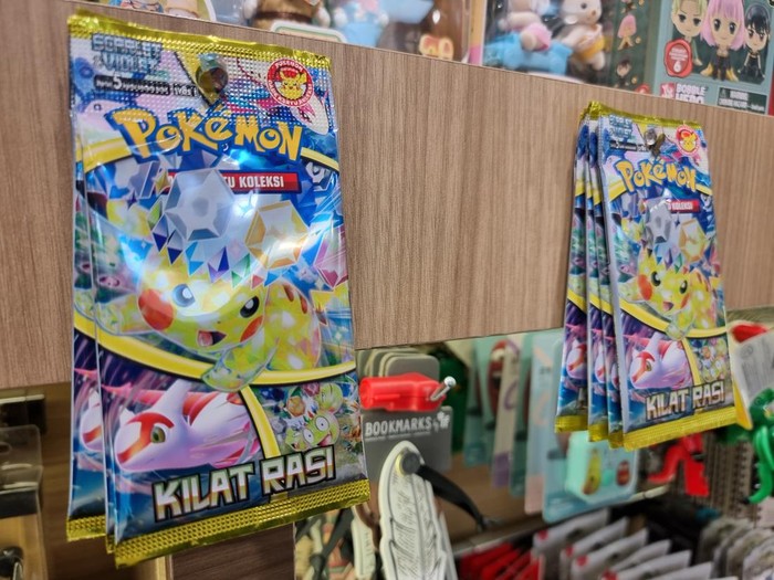 Seri kartu Pokémon bernama Kilat Rasi