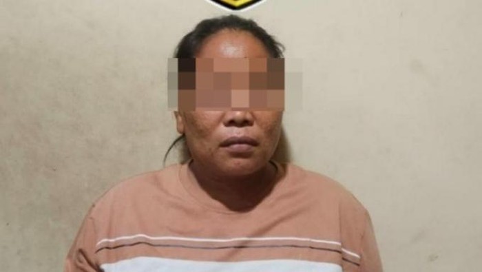 Subdit Jatanras Ditreskrimum Polda Metro Jaya menangkap lima orang pelaku pembakaran mobil polisi di Depok. Kelima pelaku itu adalah RS, GR alias AR, ASR, LA, dan LS.