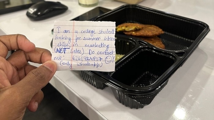 Pembeli Tersentuh Dapat Surat dari Pengantar Makanannya, Begini Pesannya