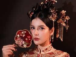 7 Foto Tasya Farasya Tampil Manglingi Jadi Pengantin Tiongkok, Pakai Qun Kua