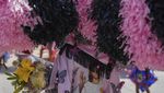 Rayakan Paskah, Warga Meksiko Pakai Topi Bak Ulat Bulu