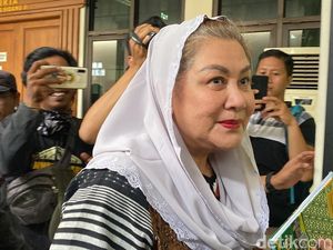 Eks Walkot Semarang Mbak Ita dan Suami Kompak Berbatik Jelang Sidang Perdana