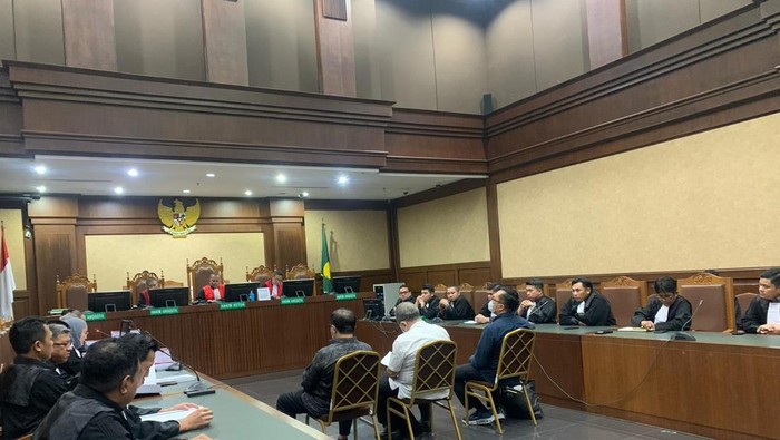 3 Hakim Pembebas Ronald Tannur Jalani Tuntutan