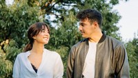 Tyler Bigenho menjadi orang pertama yang membaca Broken Strings. Aurelie mendapat dukungan dari Tyler karena berani bersuara. Foto: Foto: Instagram @aurelie