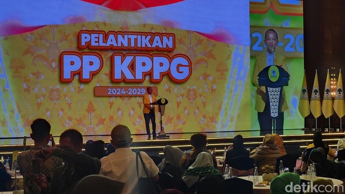 Bahlil Lahadalia dalam acara pelantikan PP KPPG Golkar