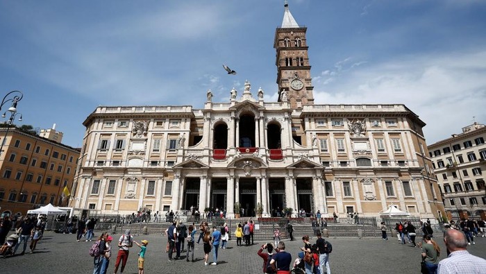 A general view of the Basilica of Santa Maria Maggiore, in Rome on Monday. Vincenzo Livieri/REUTERS/REUTERS
