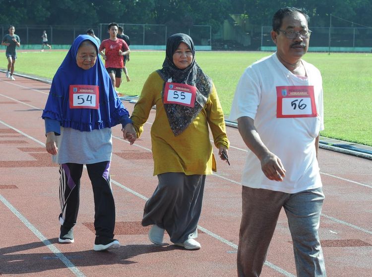 Calon Jemaah Haji Salatiga Jalani Tes Kebugaran