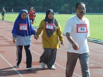 Calon Jemaah Haji Salatiga Jalani Tes Kebugaran