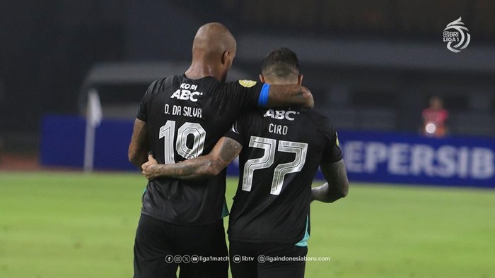 David da Silva dan Ciro Alves.