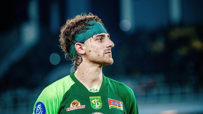 Pemain Persebaya Dejan Tumbas