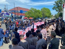 Tolak Tambang Emas di Seluma, Mahasiswa Geruduk Kantor Gubernur Bengkulu
