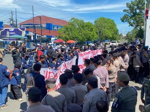 Tolak Tambang Emas di Seluma, Mahasiswa Geruduk Kantor Gubernur Bengkulu