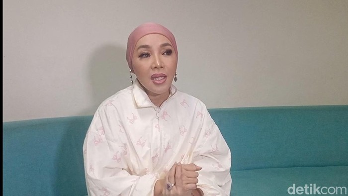 Alasan Dewi Gita Rela Beli Mic Harga Ratusan Juta Rupiah