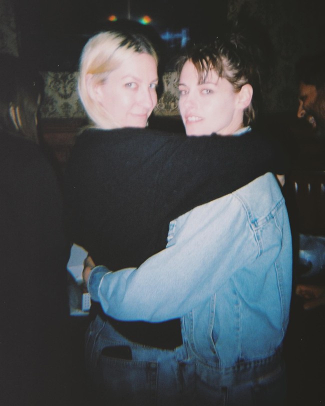 Kristen dan Dylan Meyer pertama kali terlihat bersama pada Agustus 2019. Kristen mengaku mereka dipertemukan di lokasi syuting. Foto: Instagam @spillzdylz