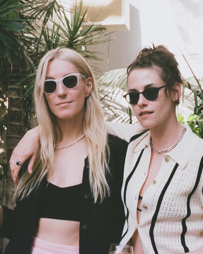 Kristen diketahui mulai berpacaran dengan Dylan sejak 2019. Mereka mengumumkan pertunangan pada 2021. Sejak tahun lalu, sudah beredar laporan bahwa mereka akan meresmikan hubungan. Foto: Instagam @spillzdylz