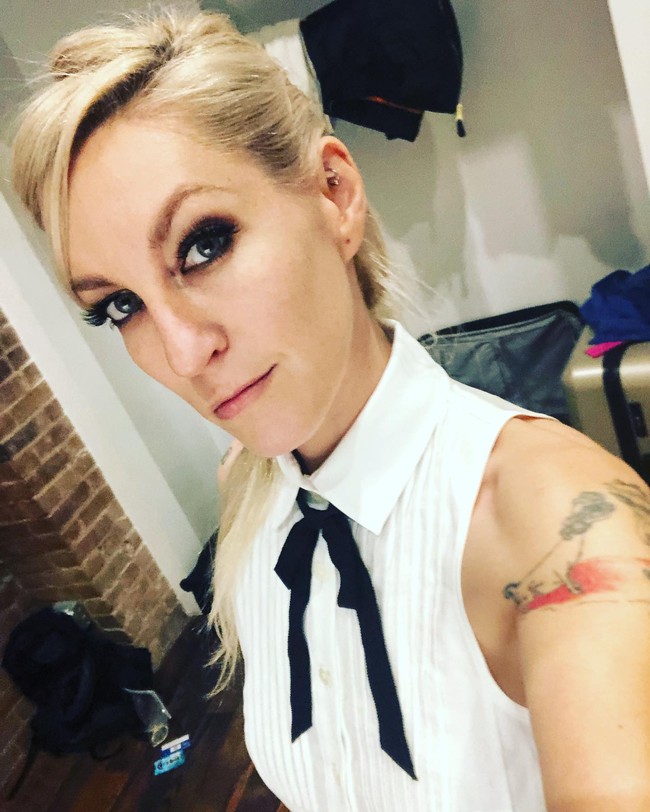 Dylan beberapa kali tampil sebagai aktris tapi ia lebih dikenal sebagai penulis skenario film dan acara televisi.  Foto: Instagam @spillzdylz