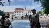 Terdapat 4 rute yang bisa traveler pilih terkait tur gratis ini. Diantaranya Oud Batavia en Omstreken, The Secret of Chinatown and culinery, Journey to the Canal & City Wall dan Explore Arabian Village of Pekojan. Untuk jadwalnya, traveler bisa melihatnya di laman Instagram UPK Kota Tua.