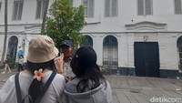 Kegiatan ini bisa jadi pilihat kamu saat liburan ke Kota Tua Jakarta nih. Rugi banget jika berkunjung ke Kota Tua tapi tak tahu bagaimana seajrahnya.