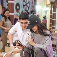 Dari foto-foto yang dibagikan terlihat keduanya memang begitu dekat bak pasangan kekasih. Keduanya juga belakangan sering membagikan foto-foto kebersamaan mereka. Foto: Instagram/@fuji_an