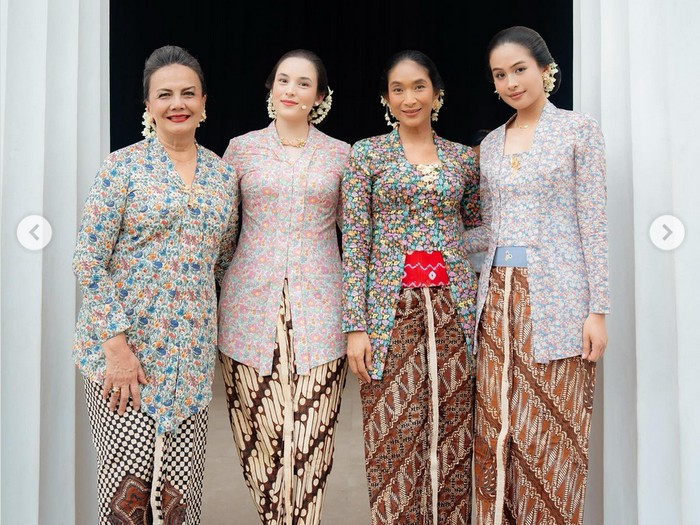 Gaya Artis Indonesia Pakai Kebaya di Hari Kartini